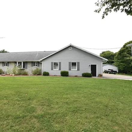 Buy this 4 bed house on 11151 Scout Road in Frazeysburg, Muskingum County