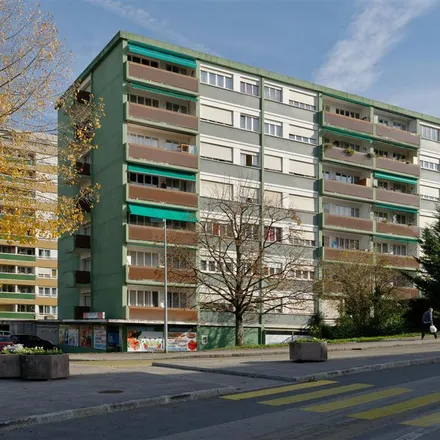 Rent this 5 bed apartment on Avenue François-Besson 22 in 1217 Meyrin, Switzerland