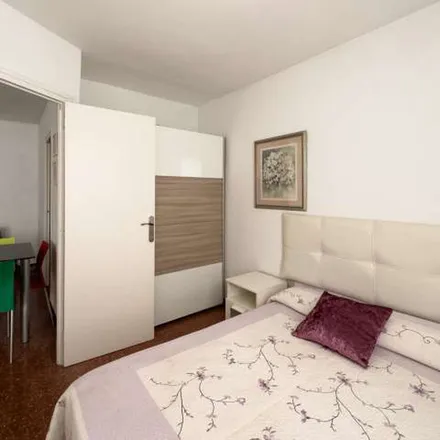 Image 8 - Carrer d'Espriu, 11, 08923 Santa Coloma de Gramenet, Spain - Apartment for rent