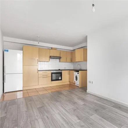Rent this 2 bed apartment on 21 Freshfield Avenue in De Beauvoir Town, London