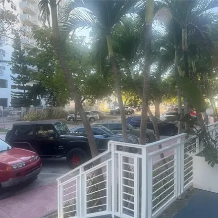 Image 8 - 6865 Bay Drive, Isle of Normandy, Miami Beach, FL 33141, USA - Condo for rent