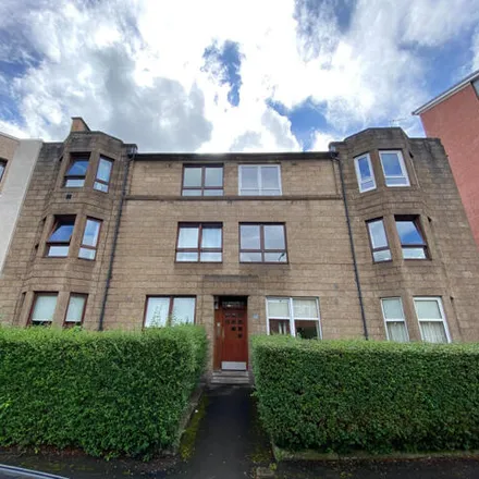 Rent this 2 bed room on Holmbank Avenue in Glasgow, G41 3JH