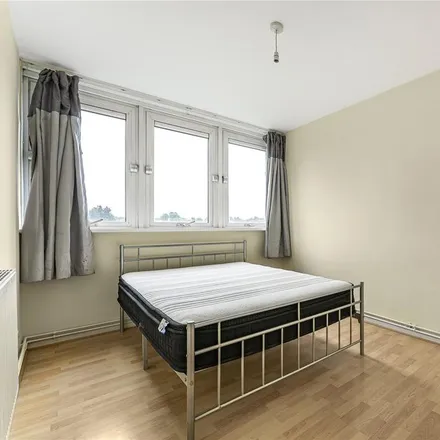 Image 9 - 2-80 Rowley Gardens, London, N4 1HP, United Kingdom - Apartment for rent