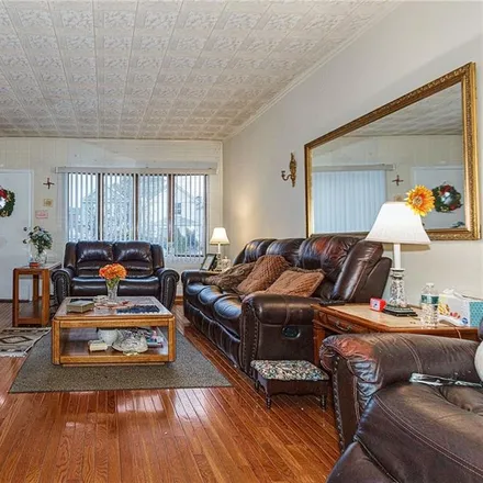Image 3 - 4808 Avenue L, New York, NY 11234, USA - House for sale