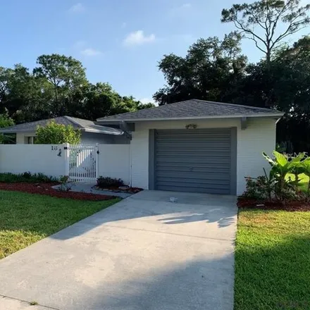 Rent this 3 bed house on 90 Crompton Place in Palm Coast, FL 32137