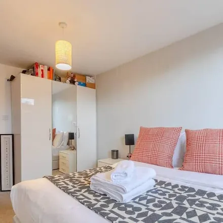 Rent this 1 bed apartment on London in N7 0BU, United Kingdom