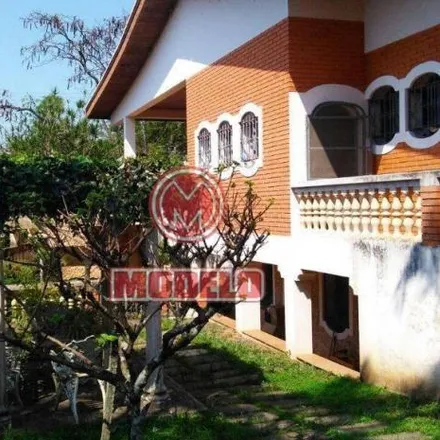 Buy this 6 bed house on Quadra Poliesportiva in Avenida Angelo Nogueira Vila, Águas de São Pedro