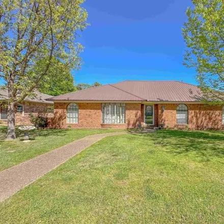 Buy this 4 bed house on 4 Lanshire Drive in Texarkana, TX 75503