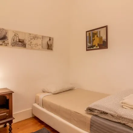 Rent this 6 bed room on Liceu Francês Charles Lepierre in Avenida Engenheiro Duarte Pacheco 32, 1071-811 Lisbon