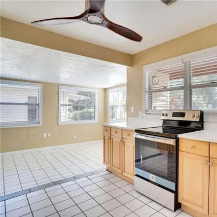 Image 6 - 1567 76th Avenue North, Saint Petersburg, FL 33702, USA - House for sale