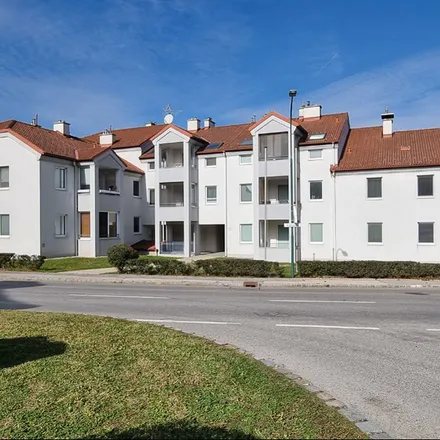 Rent this 3 bed apartment on Bruckerstraße 1 in 2462 Gemeinde Bruckneudorf, Austria