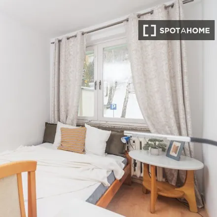 Rent this 4 bed room on Zygmunta Noskowskiego 7 in 80-170 Gdansk, Poland