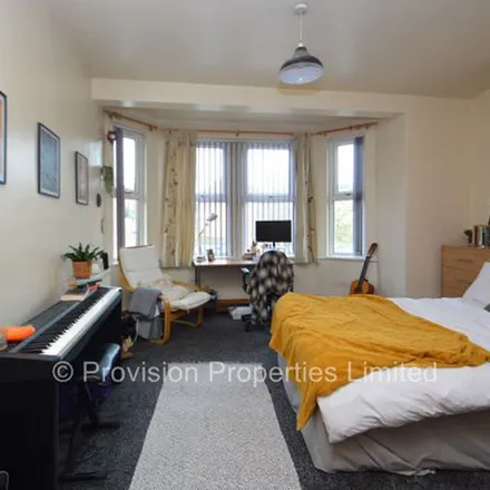 Image 2 - Hill Top Street, Leeds, LS6 1NW, United Kingdom - Apartment for rent