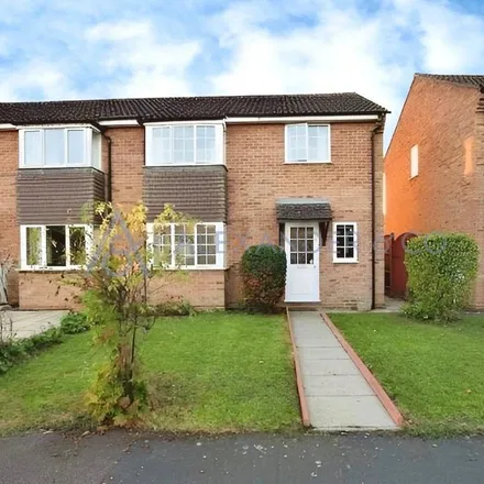 Rent this 3 bed duplex on Shannon Road in Bicester, OX26 2RH