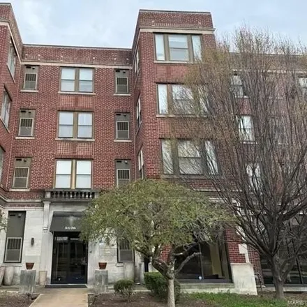 Buy this 1 bed condo on The Georgian Court in 5660 Kingsbury Place, St. Louis