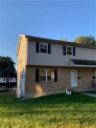 Rent this 3 bed house on 824 William Street in Plainfield Township, PA 18072