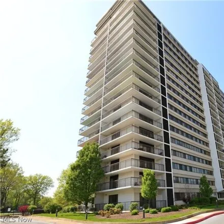 Buy this 3 bed condo on Pier W in Gold Coast Lane, Lakewood