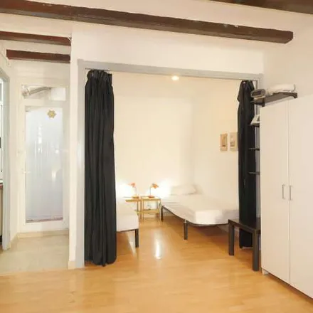 Image 6 - Carrer de Montmany, 28, 08012 Barcelona, Spain - Apartment for rent