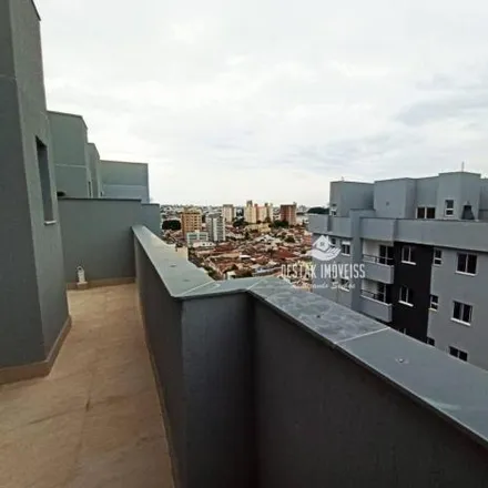 Buy this 2 bed apartment on Rua Higino Guerra in Martins, Uberlândia - MG