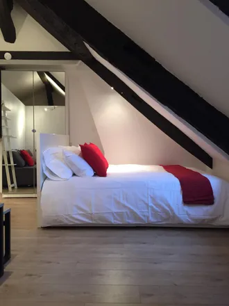 Rent this studio apartment on 14 Rue Saint-Sauveur in 75002 Paris, France