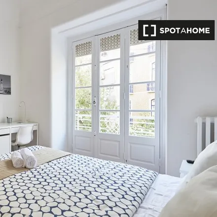 Rent this 6 bed apartment on Rua da Sociedade Farmacêutica 99 in 1150-213 Lisbon, Portugal