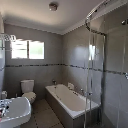 Image 2 - Njala Road, Sundowner, Randburg, 2169, South Africa - Apartment for rent