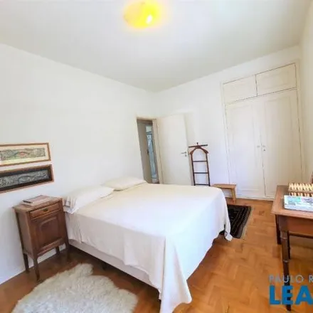 Buy this 3 bed apartment on Rua Oscar Freire 311 in Cerqueira César, São Paulo - SP