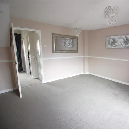 Image 4 - Victoria Gate, Harlow, CM17 9PH, United Kingdom - Townhouse for rent
