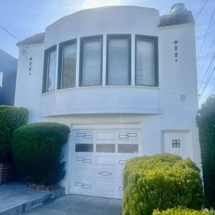 Rent this 4 bed house on 787 Head Street in San Francisco, CA 94312
