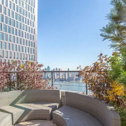 Rent this 3 bed apartment on View 34 Apartments in FDR Drive, New York