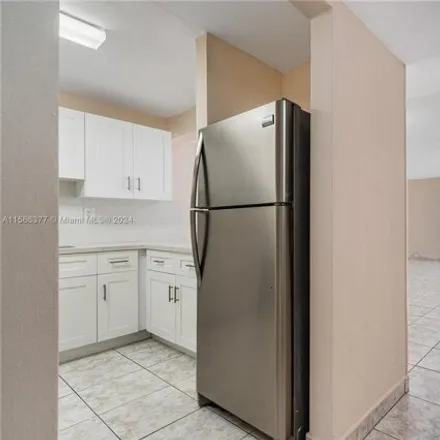 Image 4 - 1950 West 56th Street, Hialeah, FL 33012, USA - Condo for sale