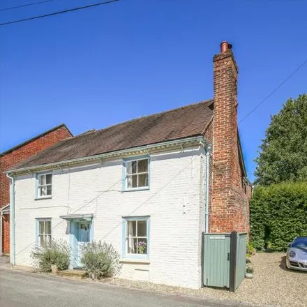 Buy this 4 bed house on High Street in Stockbridge, Hampshire