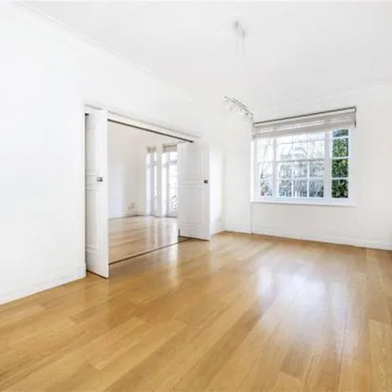 Rent this 4 bed apartment on Eyre Court in London, NW8 9TU