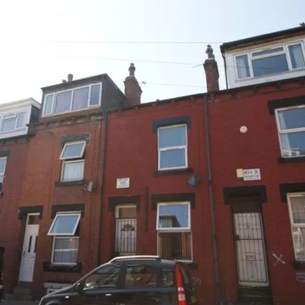 Rent this 3 bed townhouse on Welton Mount in Leeds, LS6 1BB