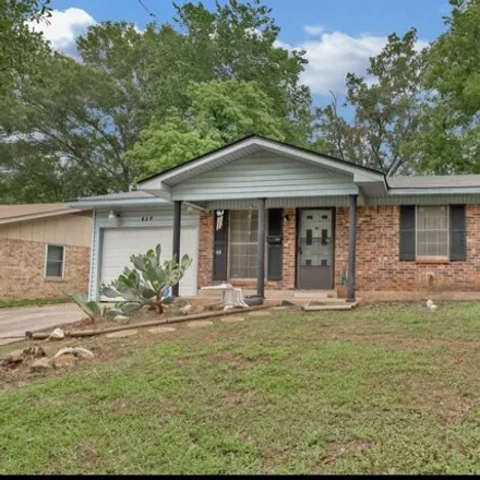Buy this 3 bed house on 617 Hyde Park Pl in Shreveport, Louisiana