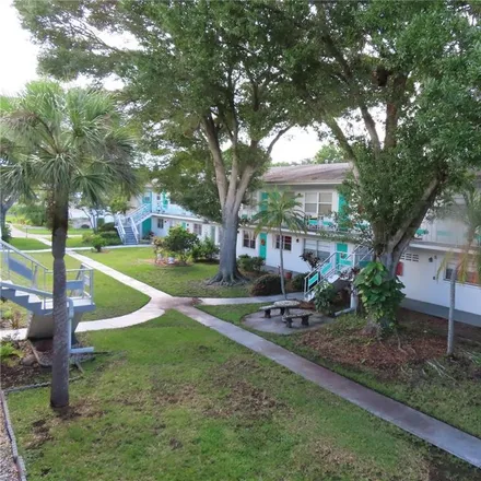 Buy this 1 bed condo on 4898 21st Street North in Saint Petersburg, FL 33714