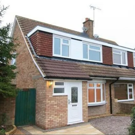 Rent this 3 bed duplex on Severn Way in Bletchley, MK3 7PY