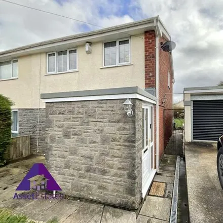Buy this 3 bed duplex on Martindale Close in Tredegar, NP22 3HX