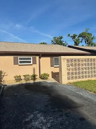 Rent this 1 bed condo on 468 E Street in Casselberry, FL 32707