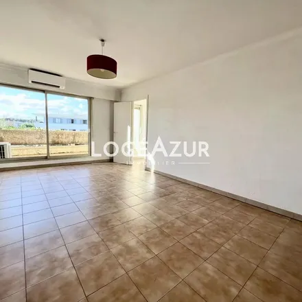Rent this 2 bed apartment on Place du Général de Gaulle in 06600 Antibes, France