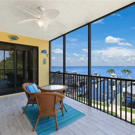 Buy this 3 bed condo on 4005 Southeast 20th Place in Cape Coral, FL 33904