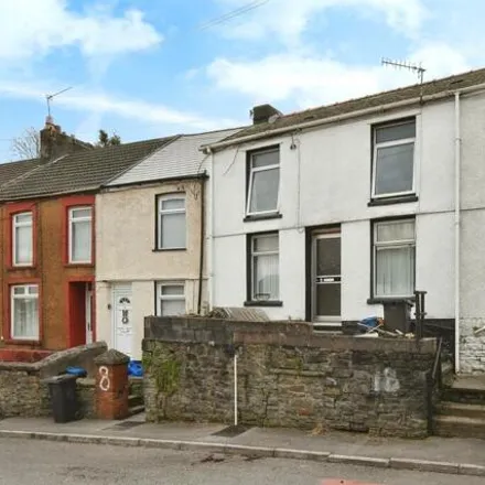 Rent this 2 bed townhouse on 47 Cardiff Road in Troed-y-rhiw, CF48 4LB