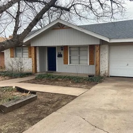 Rent this 3 bed house on 949 East North 12th Street in Abilene, TX 79601