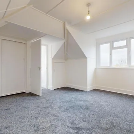 Rent this 4 bed duplex on College Gardens in London, E4 7LN