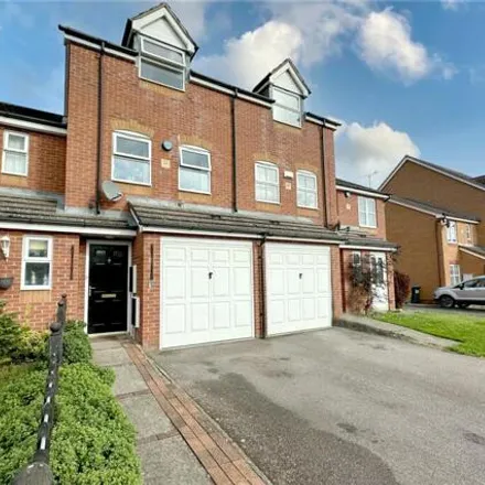 Buy this 3 bed townhouse on 64 Fow Oak in Coventry, CV4 9XS
