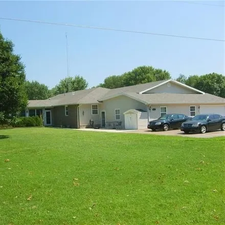 Buy this 5 bed house on 555 East 549th Avenue in Crawford County, KS 66762