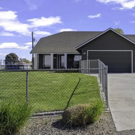 Buy this 3 bed house on 11021 View Lane in Pasco, WA 99301