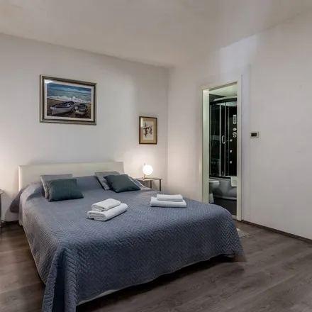 Rent this 6 bed house on 21327 Općina Podgora