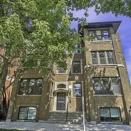 Rent this 4 bed condo on 4117-4121 South Michigan Avenue in Chicago, IL 60653