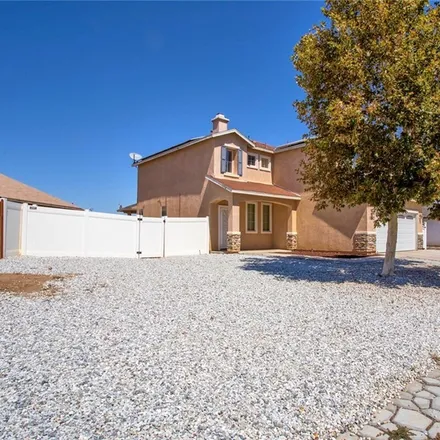 Image 3 - 13642 Ashmont Street, Victorville, CA 92392, USA - House for sale
